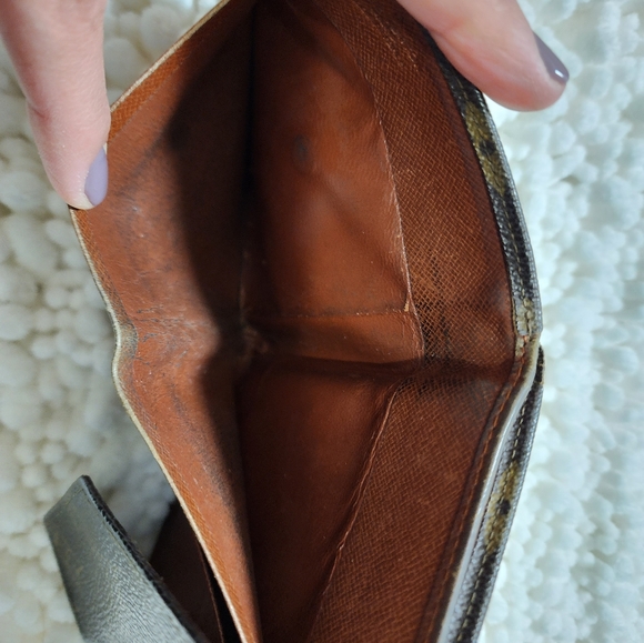 Authentic Louis Vitton Wallet - Picture 12 of 13